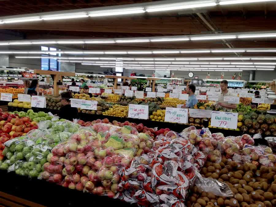 Obstabteilung im Berkeley Bowl