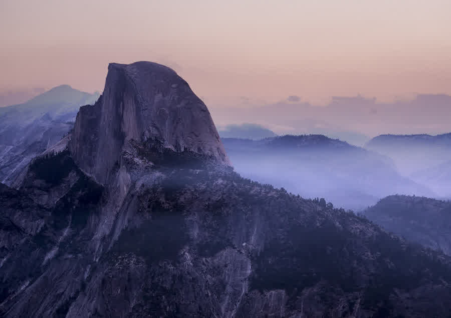 Half Dome im violetten Dunst